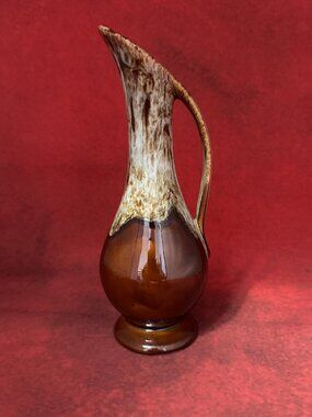 VINTAGE 1960s DALTON USA DRIP GLAZE CERAMIC FOOTED PITCHER VASE 8.5 inches TALL